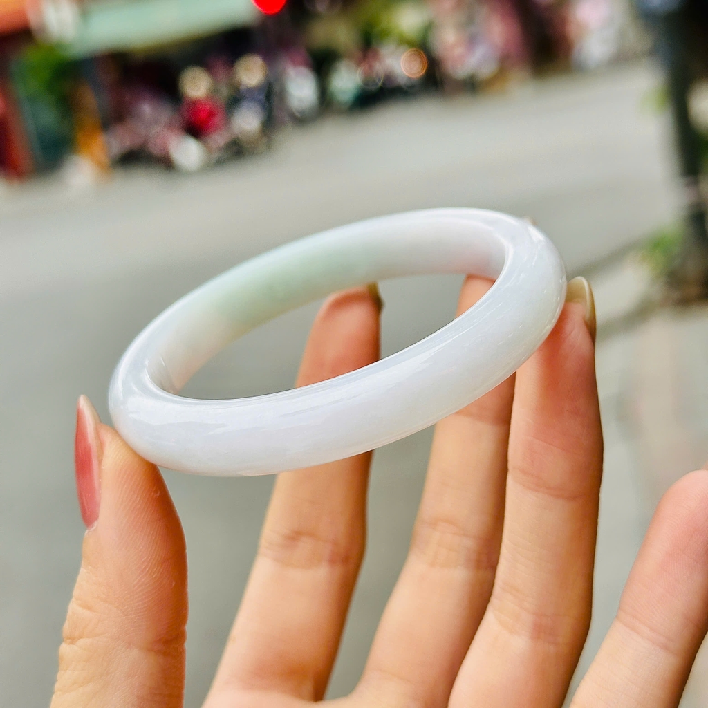 Vòng Bản Tròn Phỉ Thúy Băng Điểm Lục Type A – Vẻ Đẹp Tuyệt Mỹ Từ Thiên Nhiên