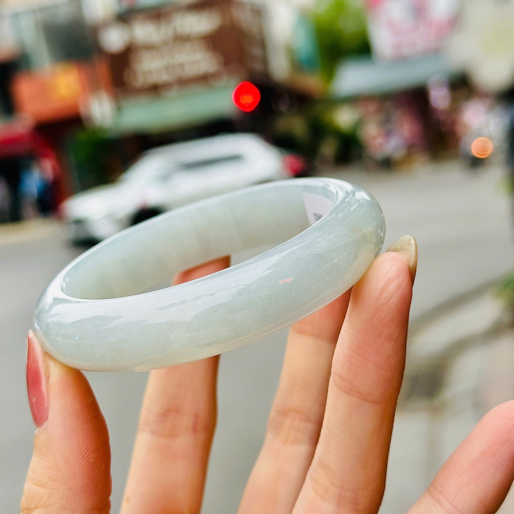 Vòng Ngọc Phỉ Thúy Băng Chủng Type A – Vẻ Đẹp Thuần Khiết & Quý Phái