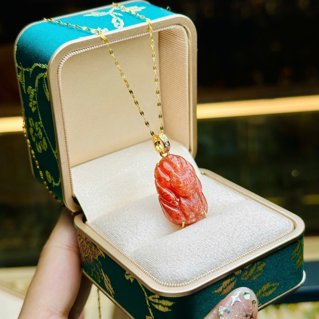 Mặt hồ ly chúa đá hồng nhật vận v10k – Vẻ Đẹp Sang Trọng & Bình An