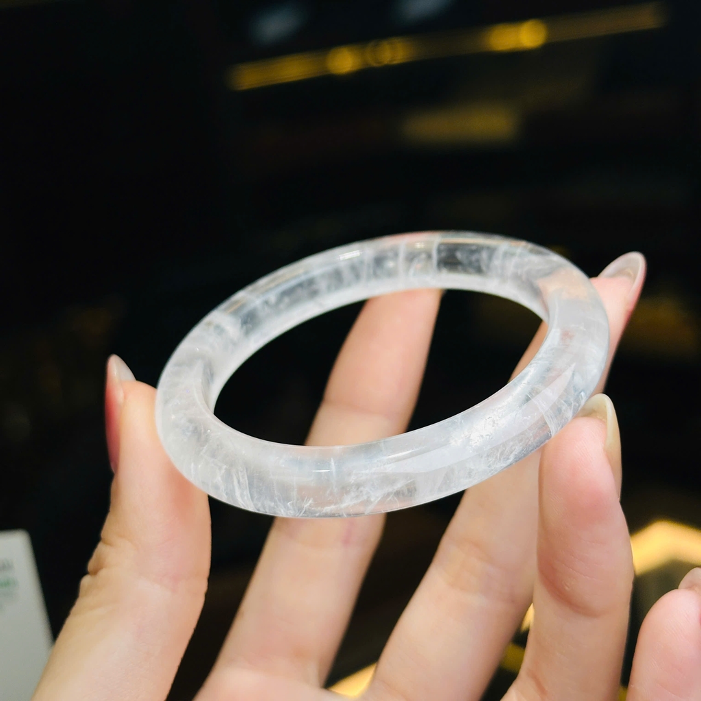 Vòng Bản Thạch Anh Trắng Tự Nhiên – Năng Lượng Tinh Khôi & Vĩnh Cửu