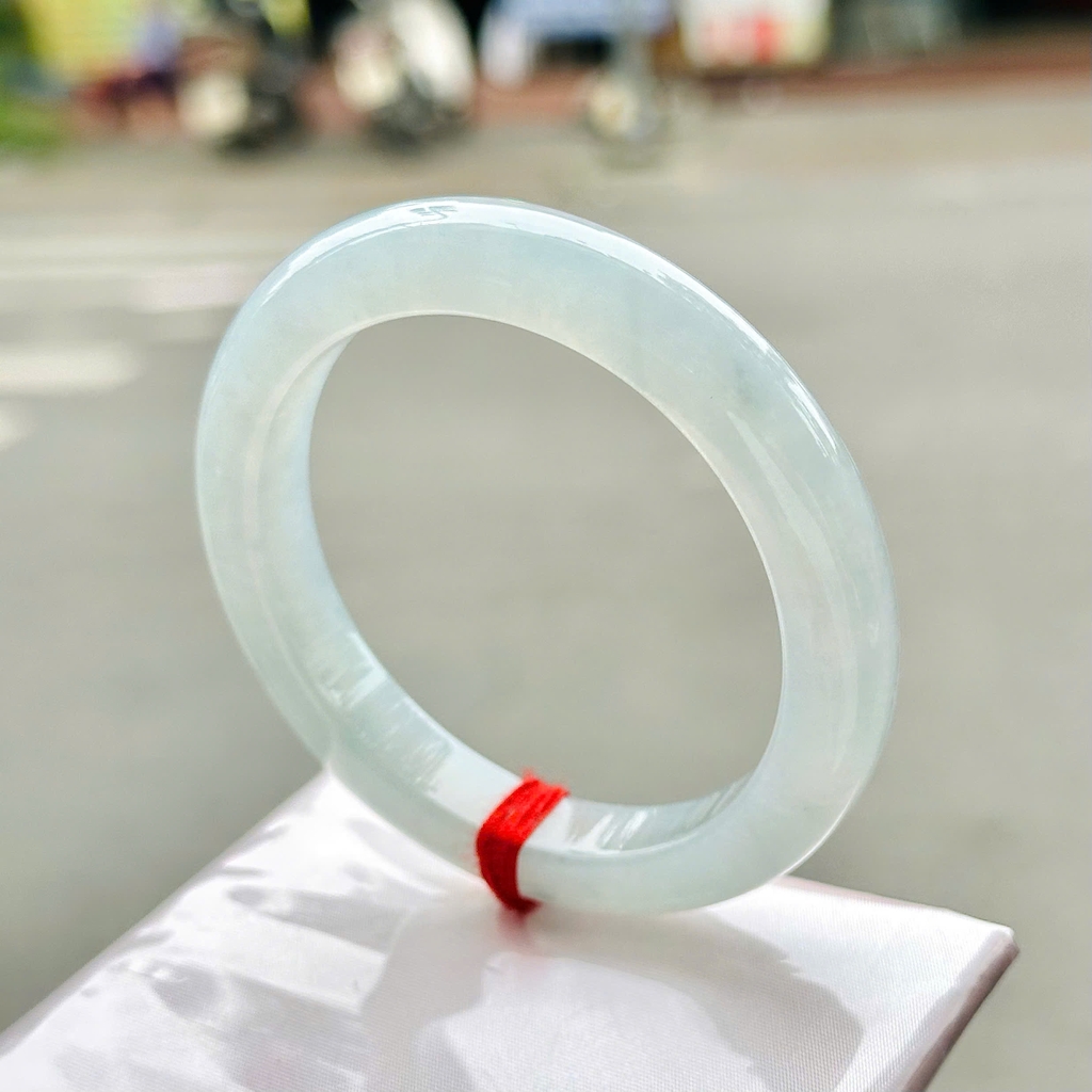 Vòng Ngọc Phỉ Thuý Băng Chủng – Vẻ Đẹp Trong Trẻo & Đẳng Cấp