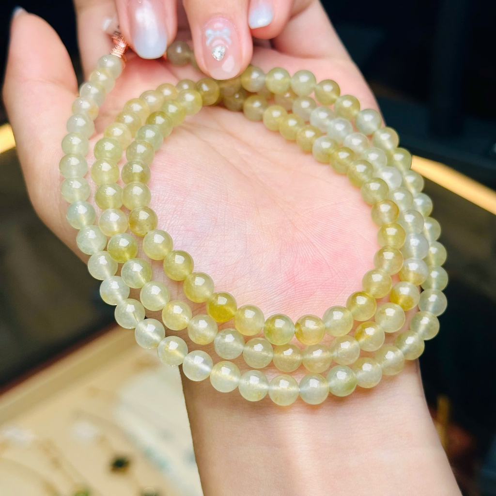 Chuỗi Hoàng Phỉ Băng 6mm – Sắc Vàng Quyền Quý & Vẻ Đẹp Băng Thanh