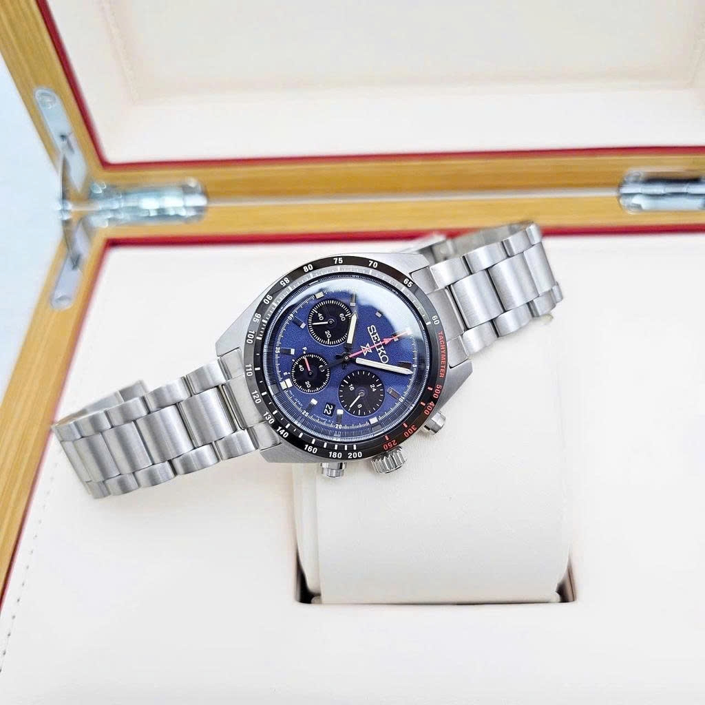 Seiko Quartz Solar Prospex Speedtimer SSC815P1 (SSC815)