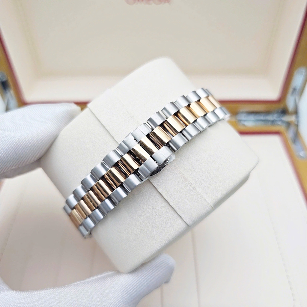 Đồng Hồ Nữ GV2 By Gevril Quartz Turin Diamond 12423B