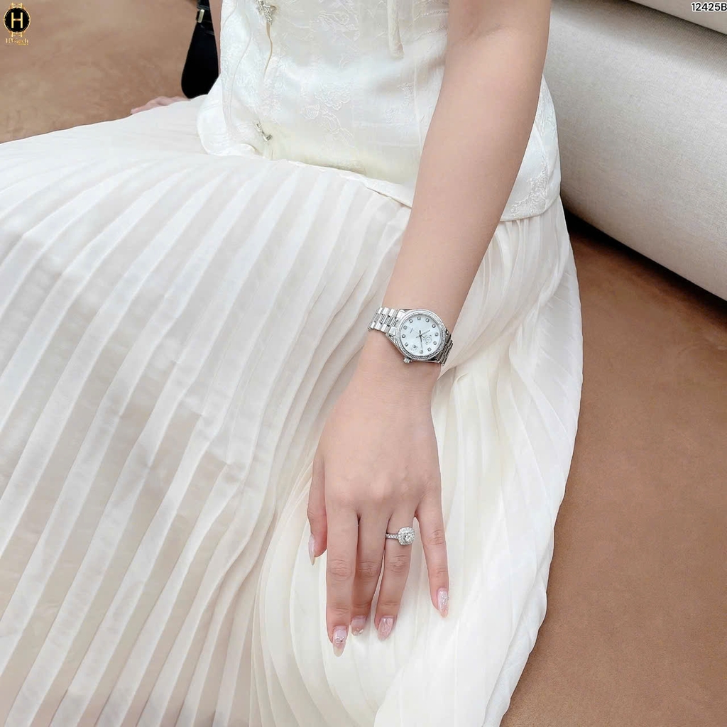 Đồng Hồ Nữ Gv2 By Gevril Quartz Turin Diamond 12425B
