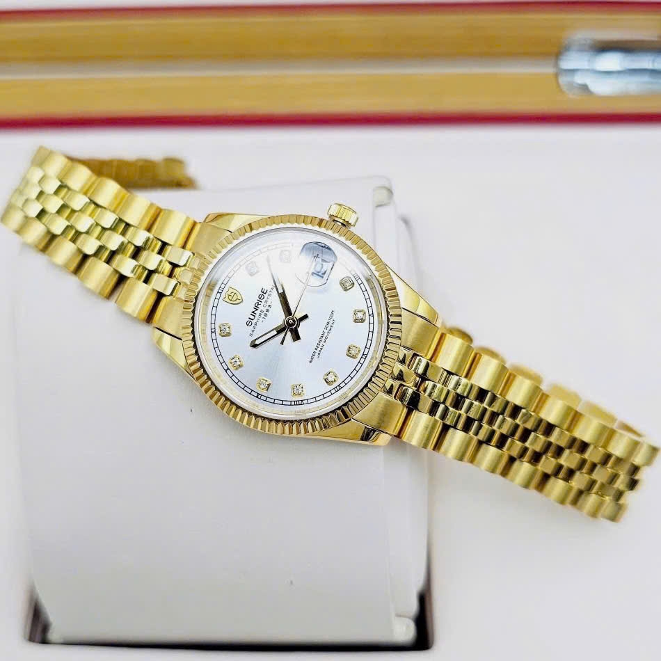 Đồng Hồ Cặp Sunrise Quartz 1255SA  2255SA Dây Sắt Vàng Mặt Trắng ( Giá 1 Chiếc )