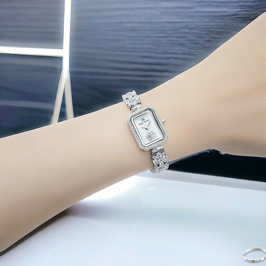 Đồng Hồ Nữ Royal Quartz 2032 Dây Thép Trắng Mặt Trắng Viền Đá
