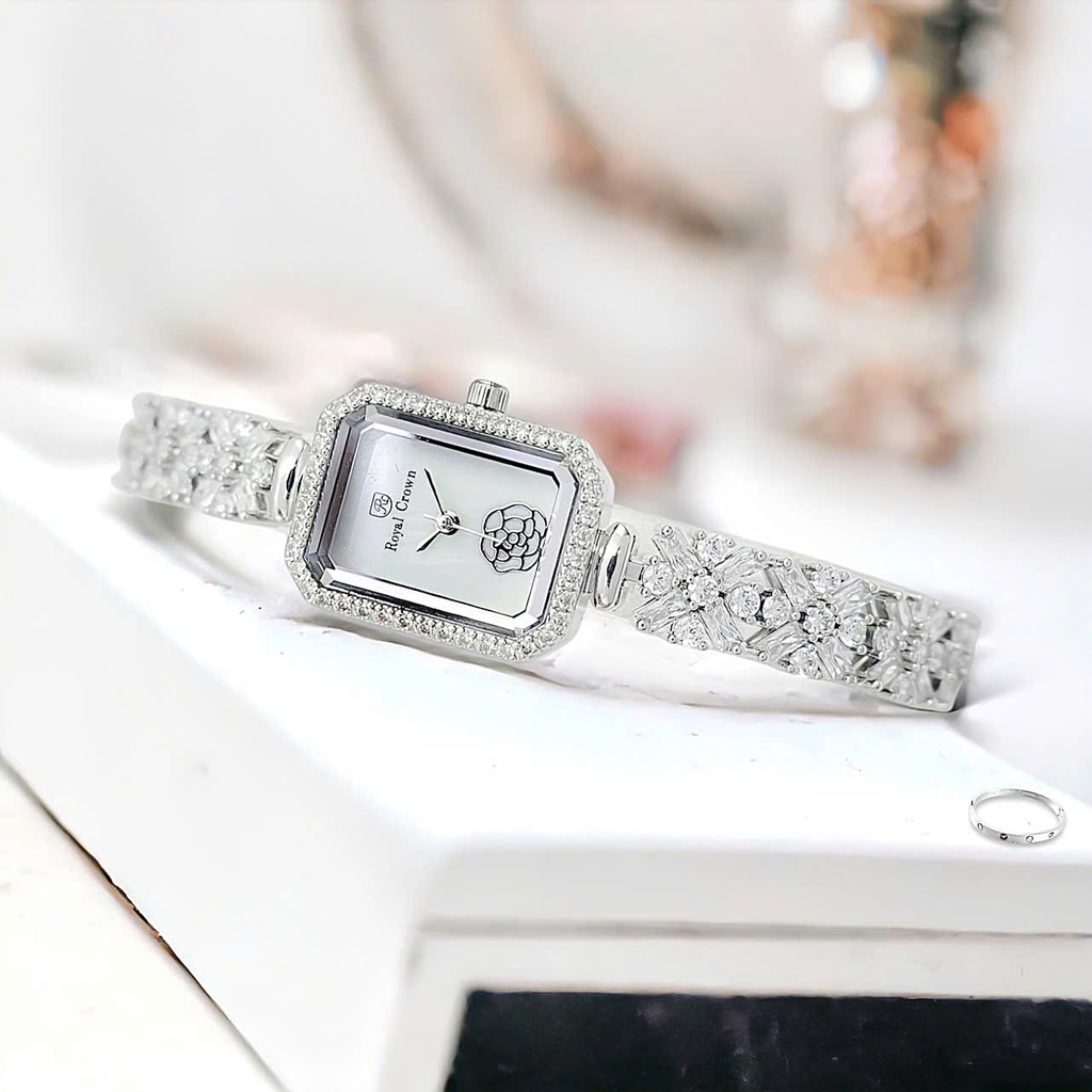Đồng Hồ Nữ Royal Quartz 2032 Dây Thép Trắng Mặt Trắng Viền Đá