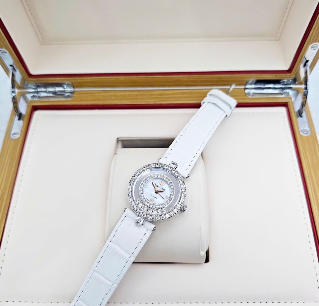 Đồng Hồ Nữ Royal Quarrtz 3628 Dây Da Mặt Trắng Viền Đá