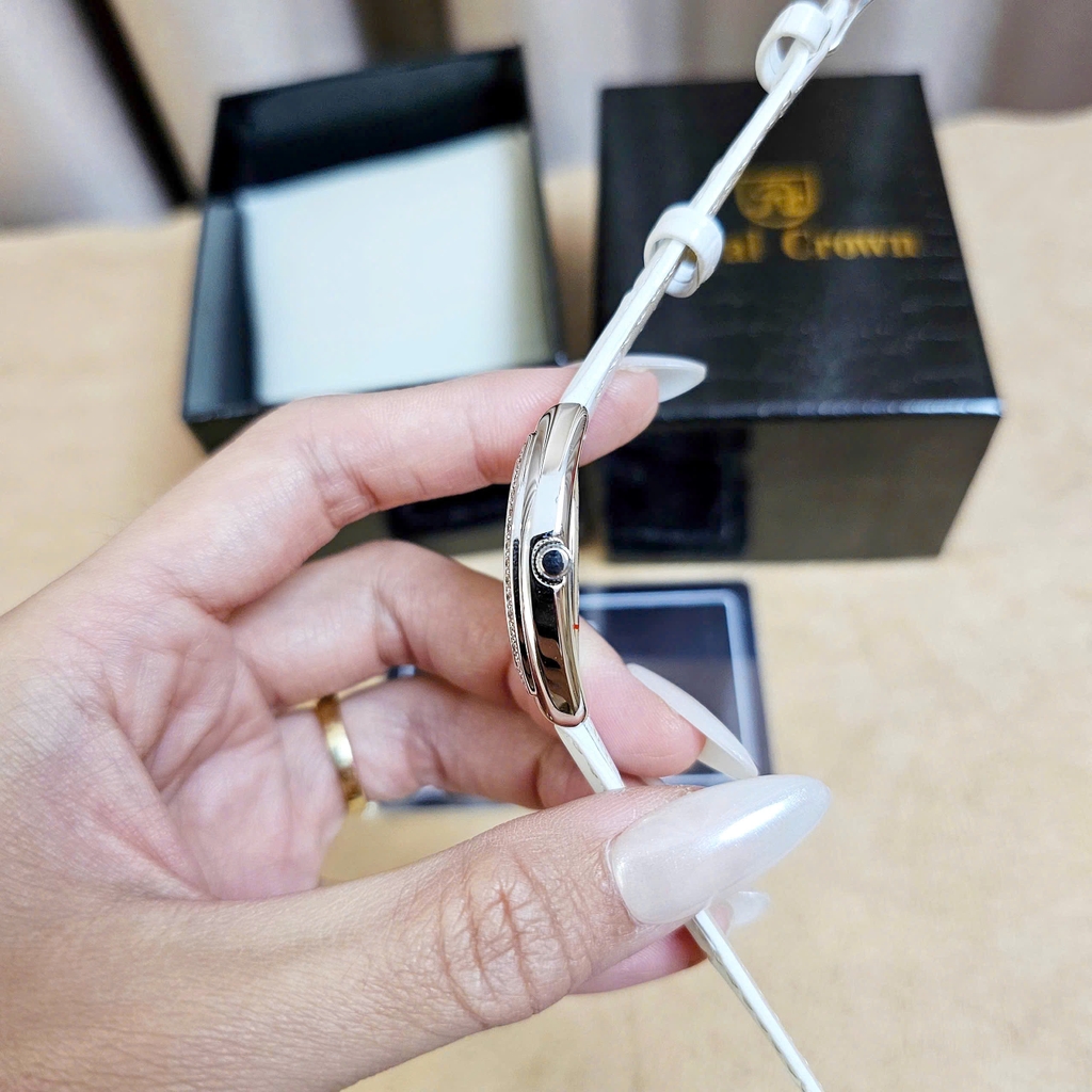 Đồng Hồ Nữ Royal Crown Quartz 3635 Dây Da Trắng Mặt Trắng Viền Đá