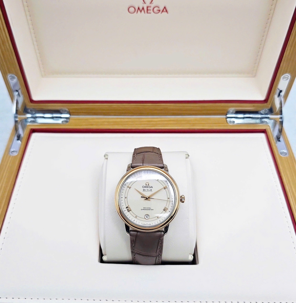 Đồng Hồ Nam Omega Automatic De Ville Chronometer 424.23.37.20.09.001 (42423372009001 )Dây Da Mặt Trắng Sapphire.