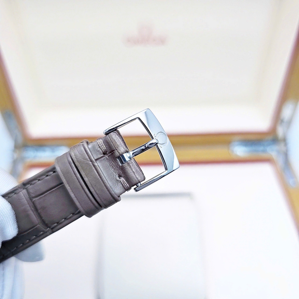 Đồng Hồ Nam Omega Automatic De Ville Chronometer 424.23.37.20.09.001 (42423372009001 )Dây Da Mặt Trắng Sapphire.