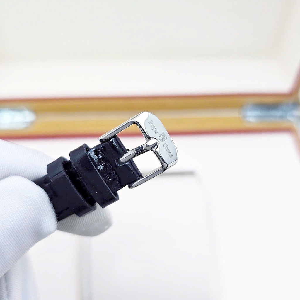 Đồng Hồ Nữ Royal Quartz 4670 Da Đen Mặt Trắng