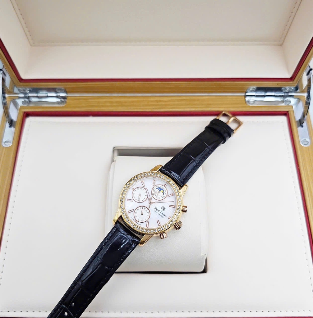 Đồng Hồ Nữ Royal Quartz 6420 Dây Da Đen Mặt Trắng Viền Đá