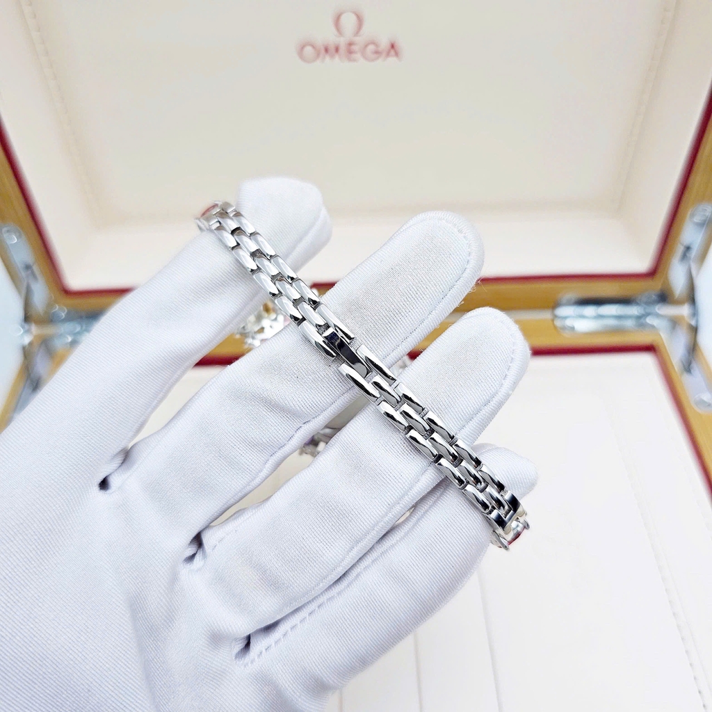 Đồng Hồ Nữ Royal Crown Quartz 8396 Thép Trắng Đá Màu