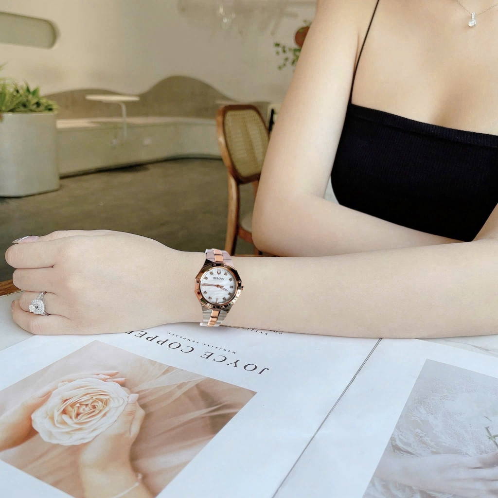 Đồng Hồ Nữ Bulova Quartz Diamond 98P235