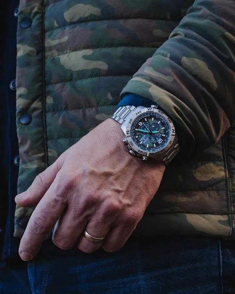 Đồng Hồ Nam Citizen Quartz Eco-Drive Promaster Sky Navihawk AT8220-55W