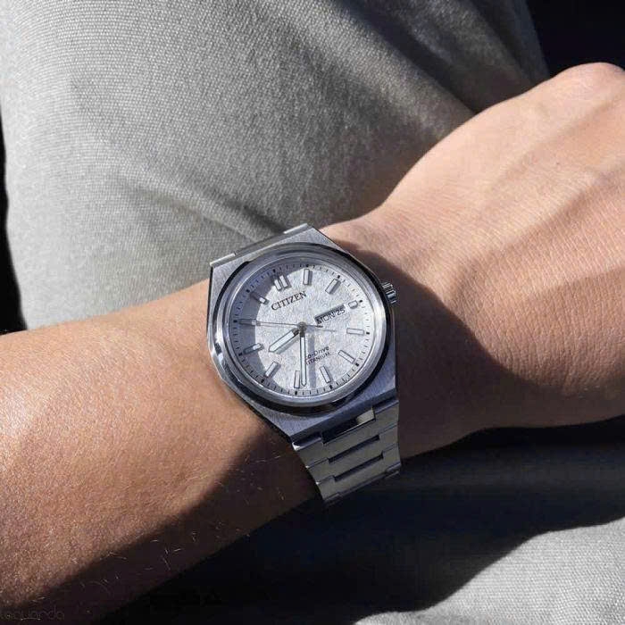 Đồng Hồ Nam Citizen Quartz Eco-Drive Super Titanium Silver AW0130-85A