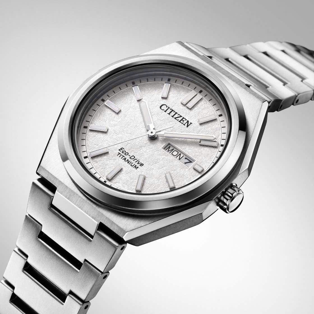 Đồng Hồ Nam Citizen Quartz Eco-Drive Super Titanium Silver AW0130-85A