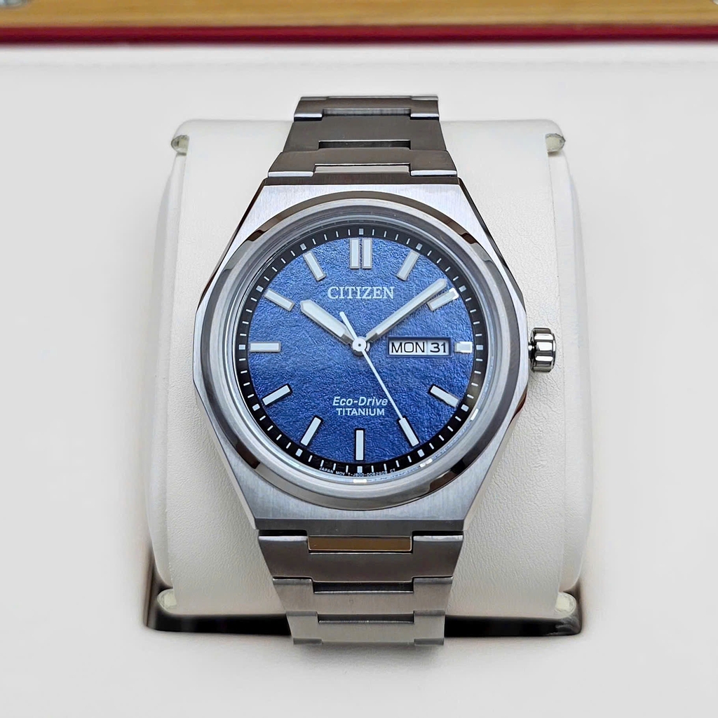 Đồng Hồ Nam Citizen Quartz Eco-Drive Super Titanium AW0130-85L