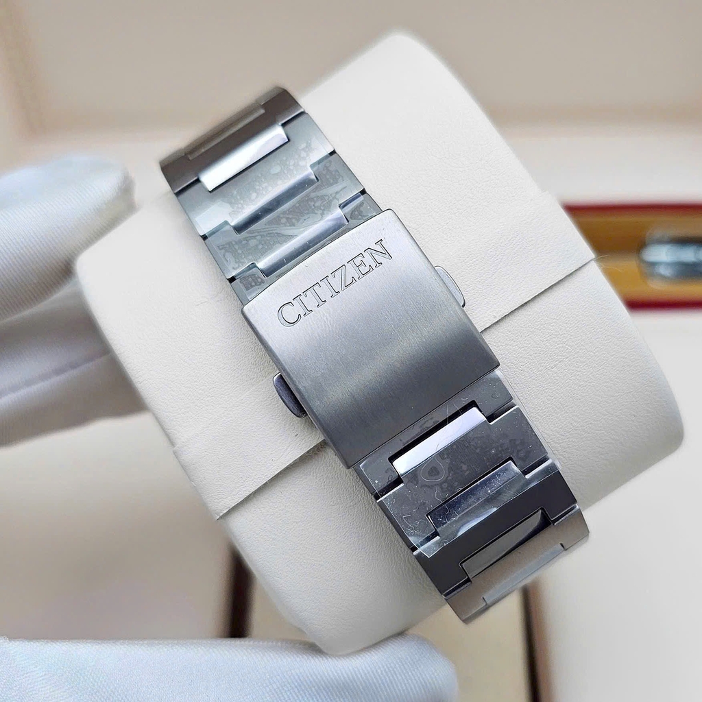 Đồng Hồ Nam Citizen Quartz Eco-Drive Super Titanium AW0130-85L