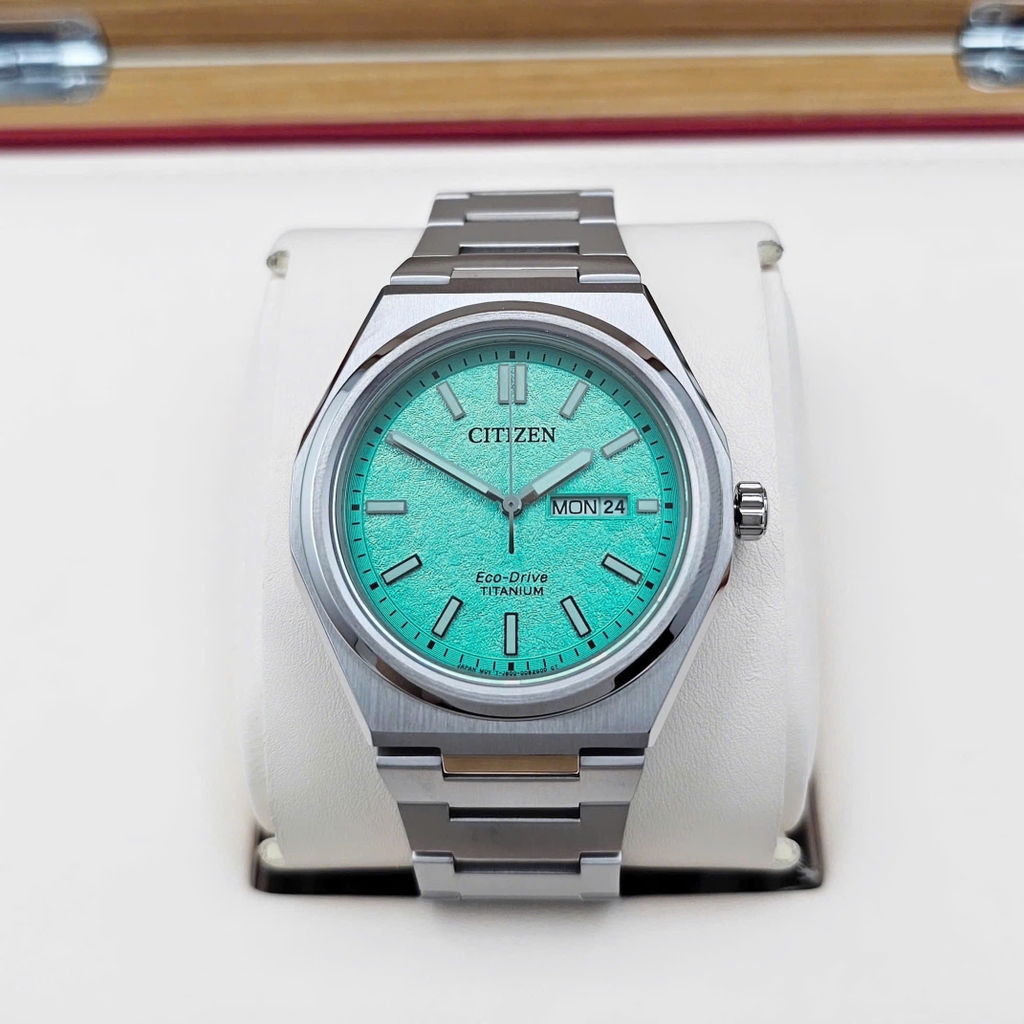 Đồng Hồ Nam Citizen Quartz Eco-Drive Super Titanium AW0130-85M
