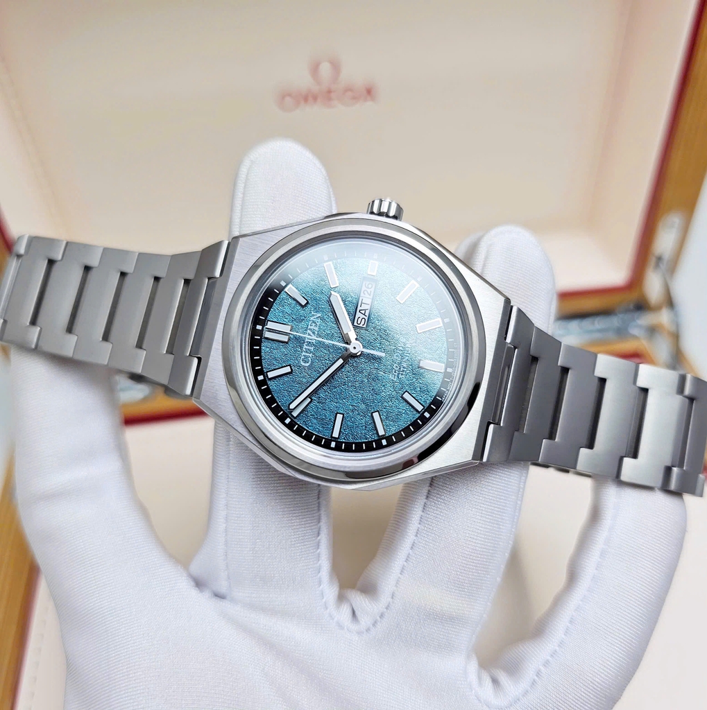 Đồng Hồ Nam Citizen Quartz Eco-Drive Super Titanium AW0130-85X