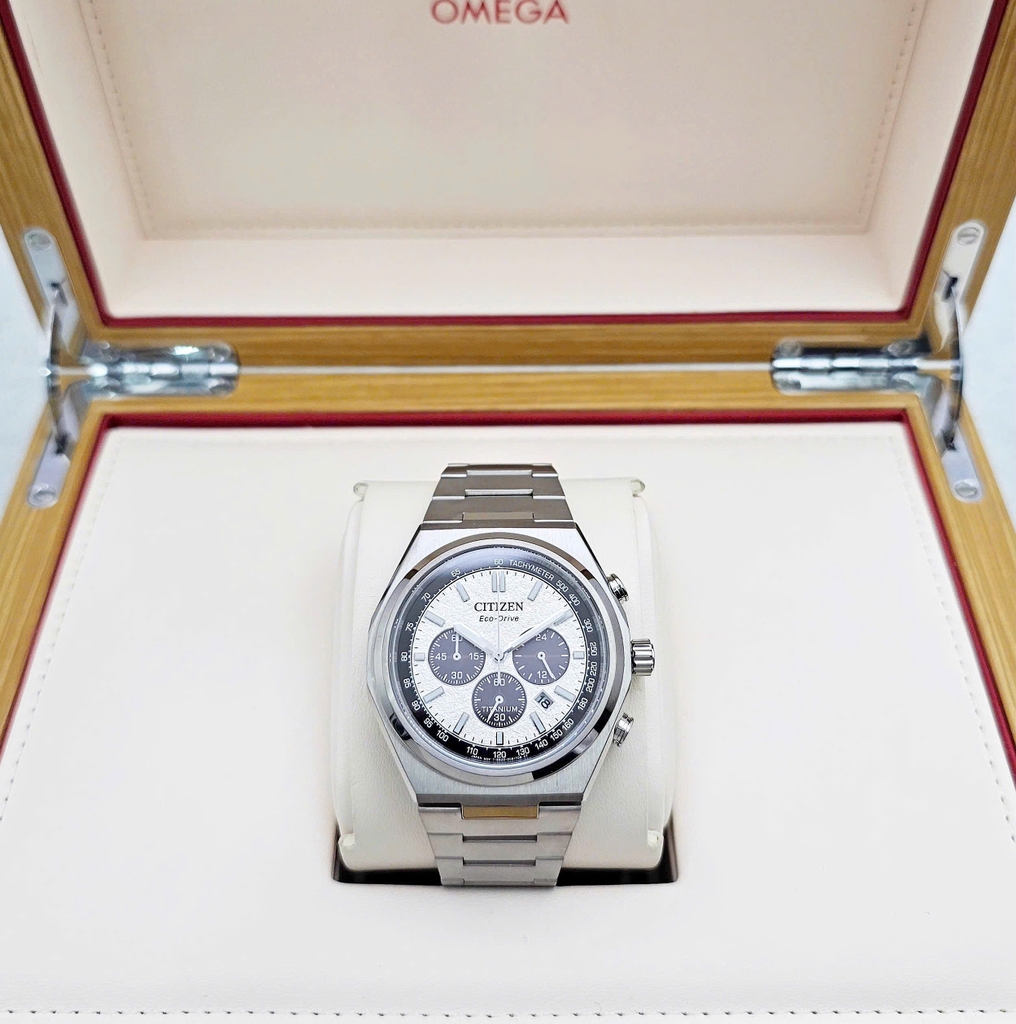 Đồng Hồ Nam Citizen Quartz Eco-Drive Super Titanium Chronograph CA4610-85A