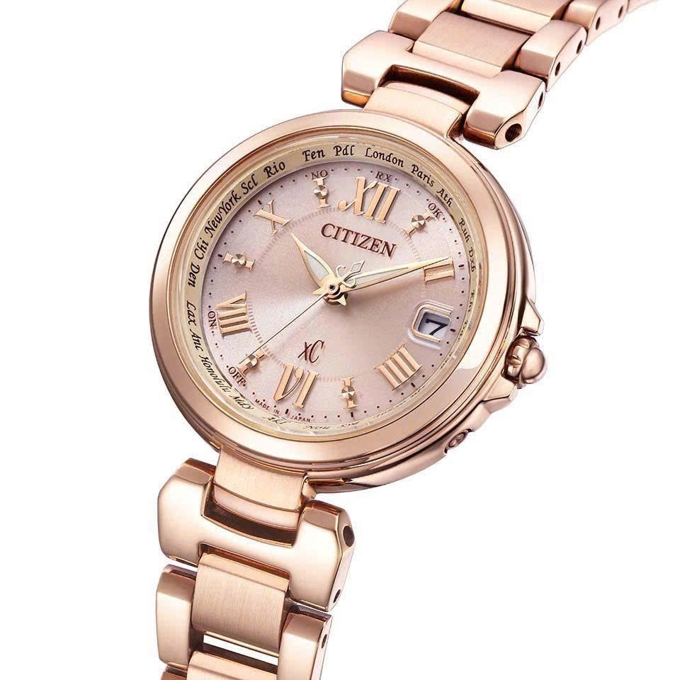 Đồng Hồ Nữ Citizen xC Quartz Eco-Drive Radio Clock Happy Flight Series EC1032-54X