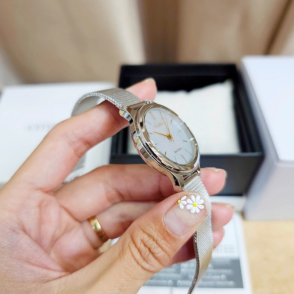 Đồng Hồ Nữ Citizen Eco-Drive EM0504-81A