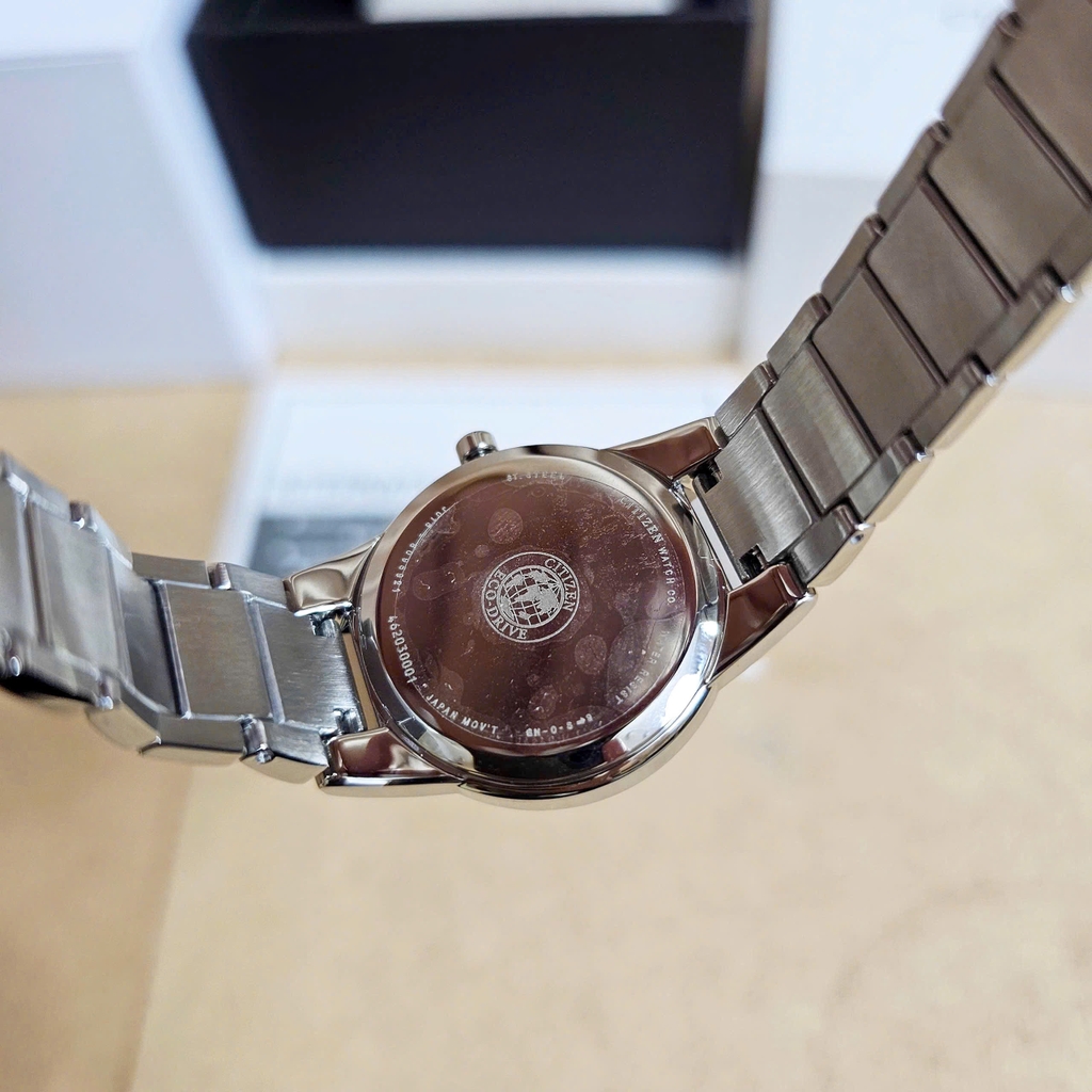 Đồng Hồ Nữ Citizen Quartz Eco-Drive GA1050-51A