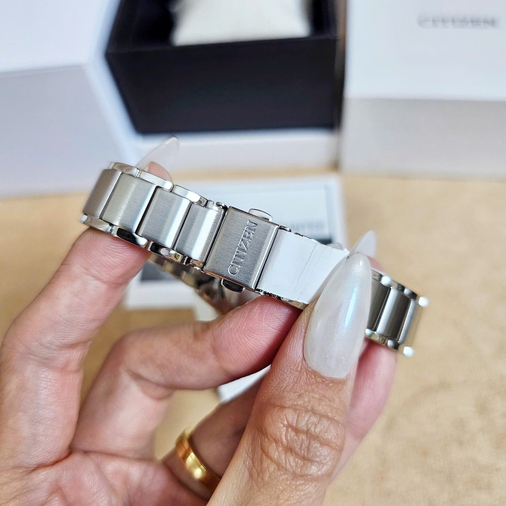 Đồng Hồ Nữ Citizen Quartz Eco-Drive GA1050-51A
