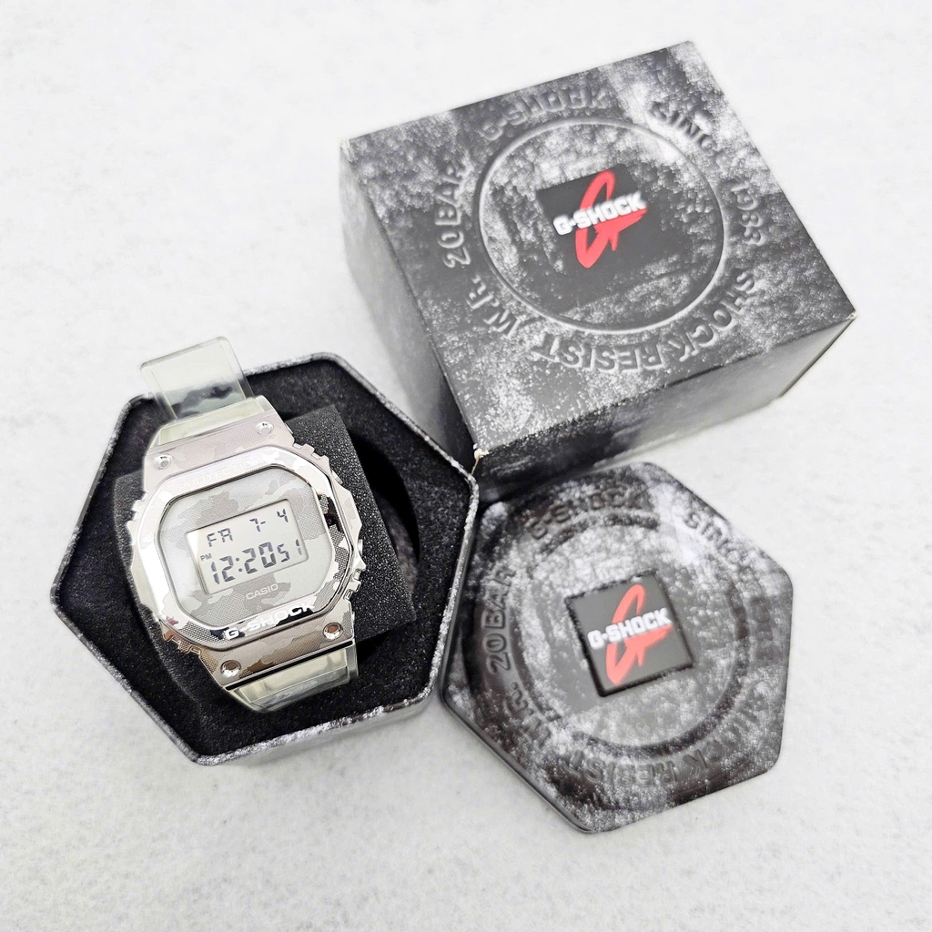 Đồng Hồ Nam Casio Quartz Gshock GM-5600SCM-1DR Dây Nhựa Mặt Trắng