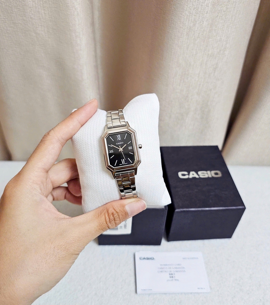 Đồng Hồ Nữ Casio Quartz LTP-E168D-1BDF Thép Trắng Mặt Đen