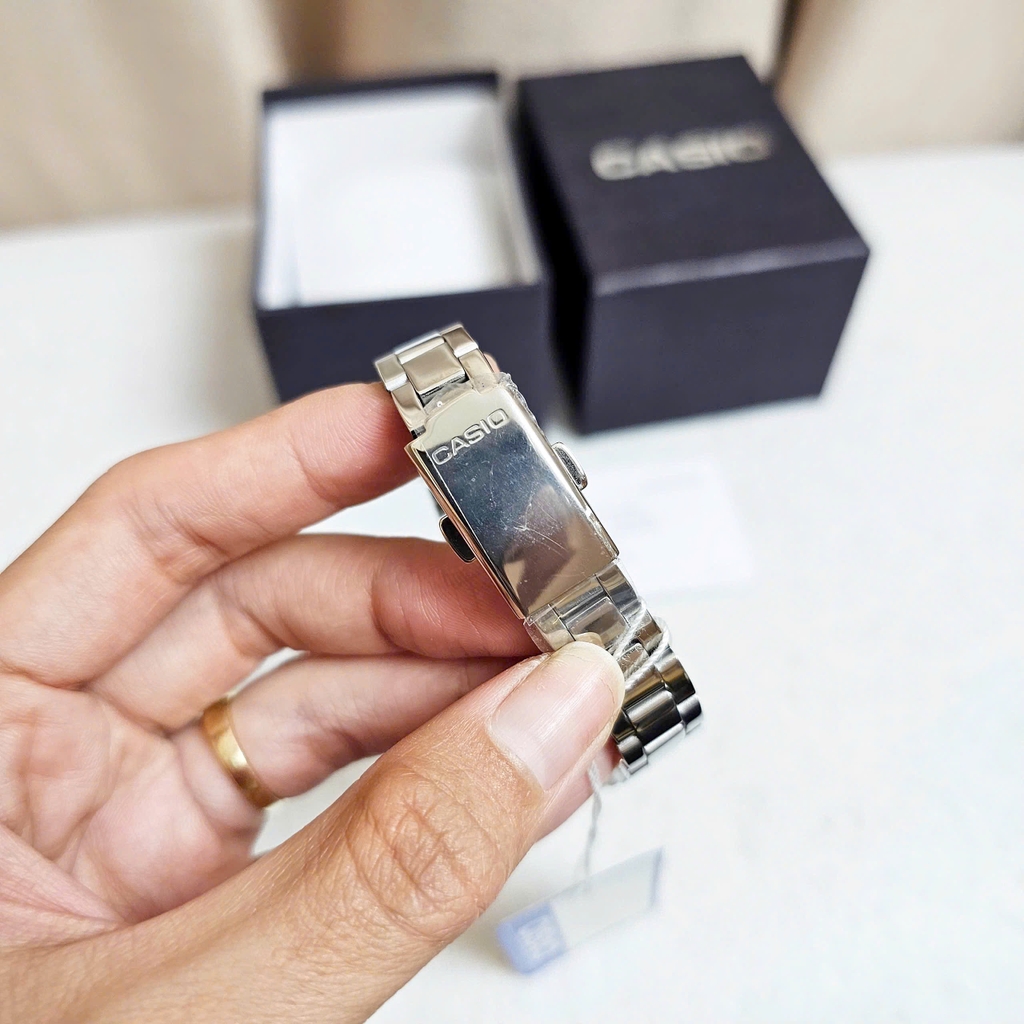 Đồng Hồ Nữ Casio Quartz LTP-E168D-1BDF Thép Trắng Mặt Đen