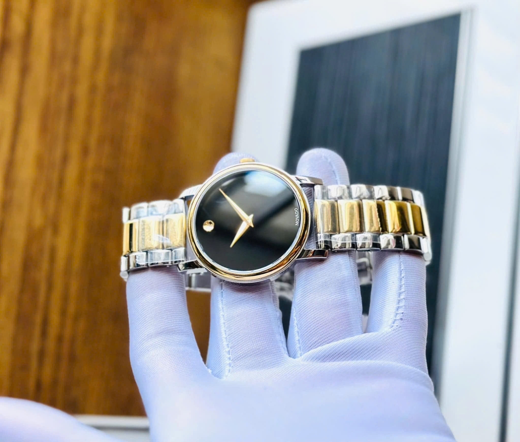 Đồng Hồ Nam Movado Quartz Museum Classic Sapphire 2100016