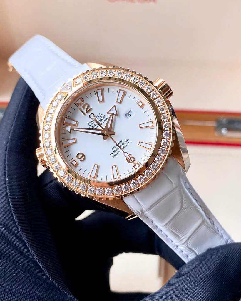 Đồng Hồ Nữ Omega Automatic Seamaster Planet Ocean 232.58.38.20.04.001( 232.58.38.20.04.001 )