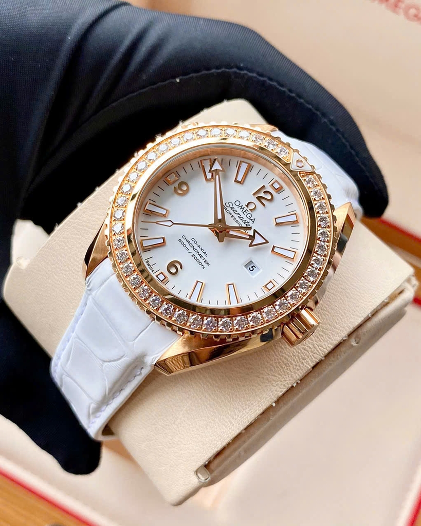Đồng Hồ Nữ Omega Automatic Seamaster Planet Ocean 232.58.38.20.04.001( 232.58.38.20.04.001 )