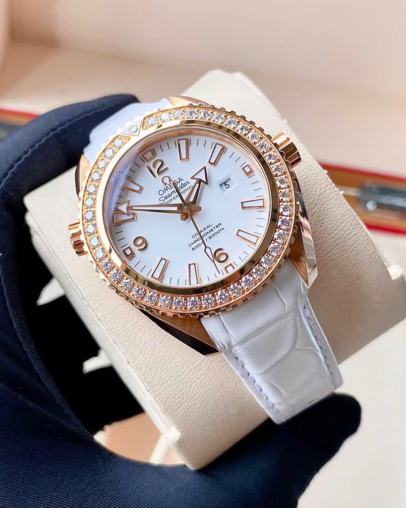 Đồng Hồ Nữ Omega Automatic Seamaster Planet Ocean 232.58.38.20.04.001( 232.58.38.20.04.001 )