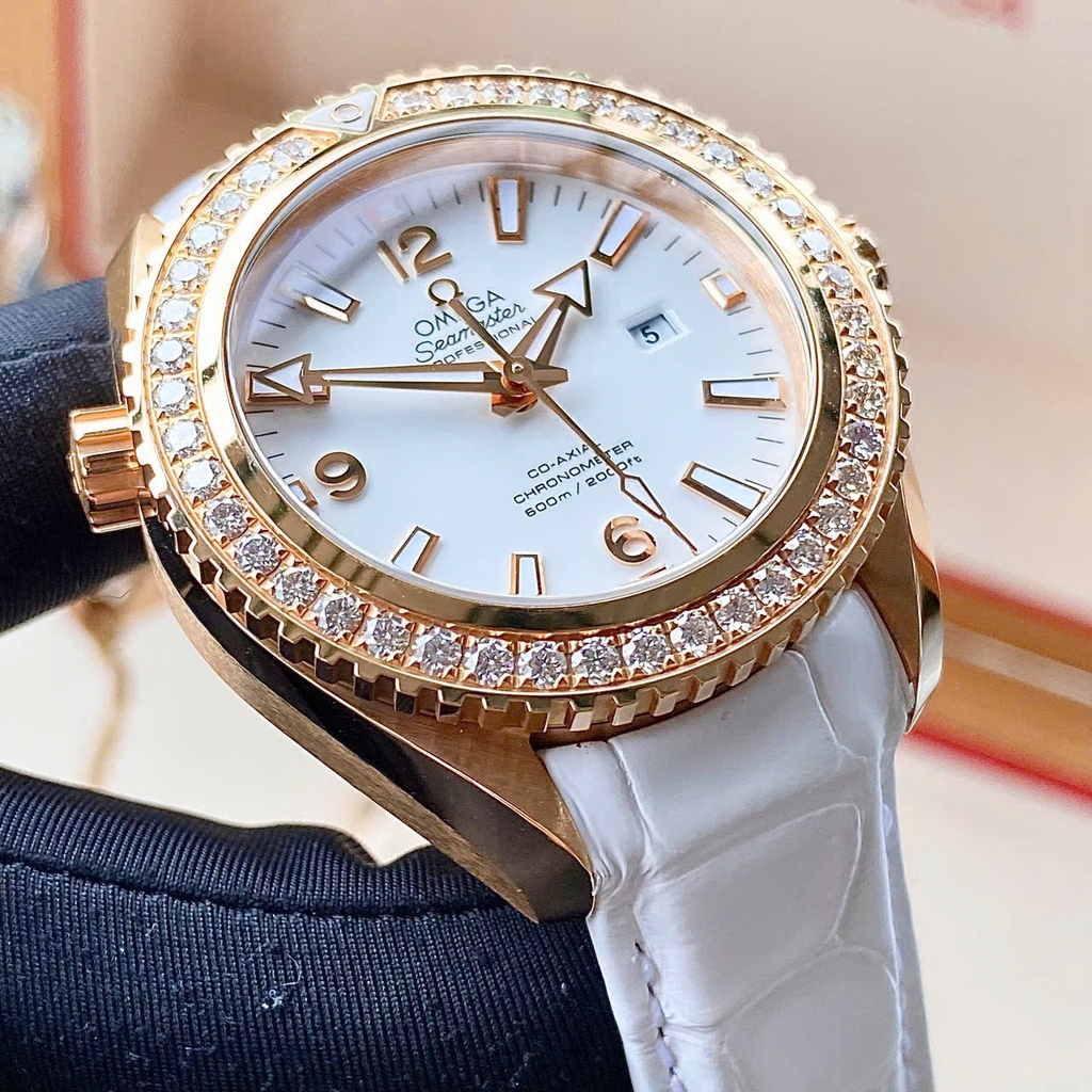 Đồng Hồ Nữ Omega Automatic Seamaster Planet Ocean 232.58.38.20.04.001( 232.58.38.20.04.001 )