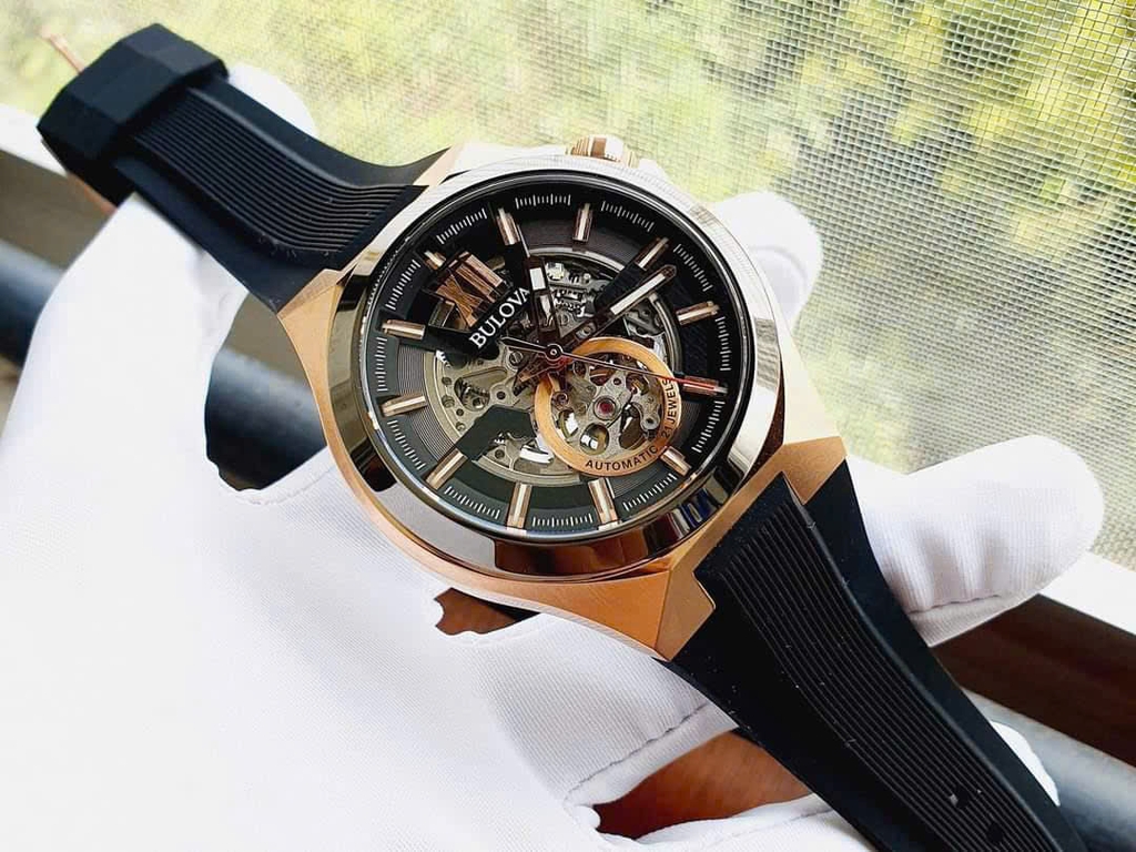 Đồng Hồ Nam Bulova Quartz 98A177