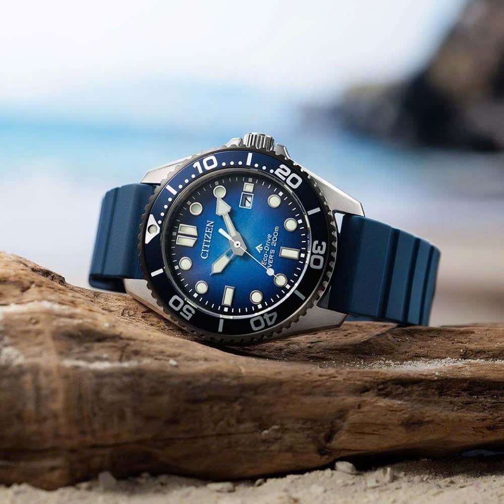 Đồng Hồ Nam Citizen Quartz Eco-Drive  Promaster Marine BN0267-04L