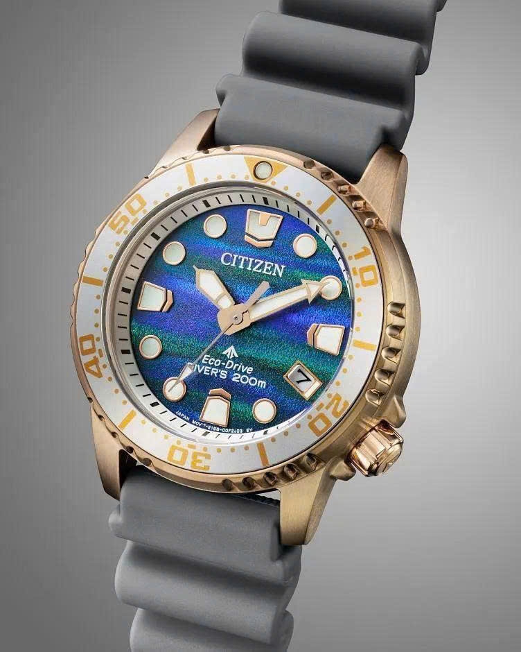 Đồng Hồ Unisex Citizen Quartz Eco-Drive Promaster Marine Limited EO2023-00W