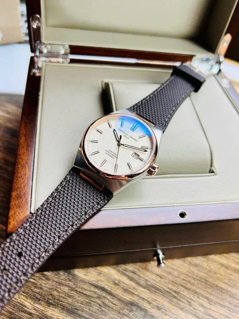 Đồng Hồ Nam Frederique Constant Automatic Highlife FC-303V4NH2B