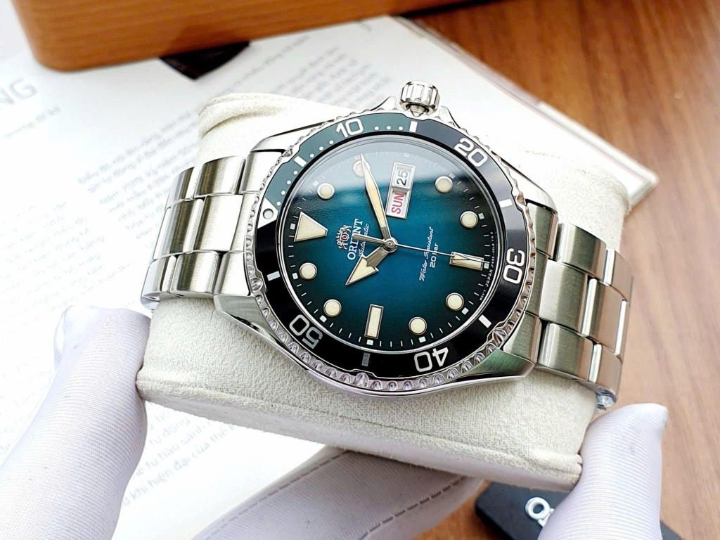 Đồng Hồ Nam Orient Automatic Mako 4 Kamasu Green RN-AA0811E ( RA-AA0811E19B )