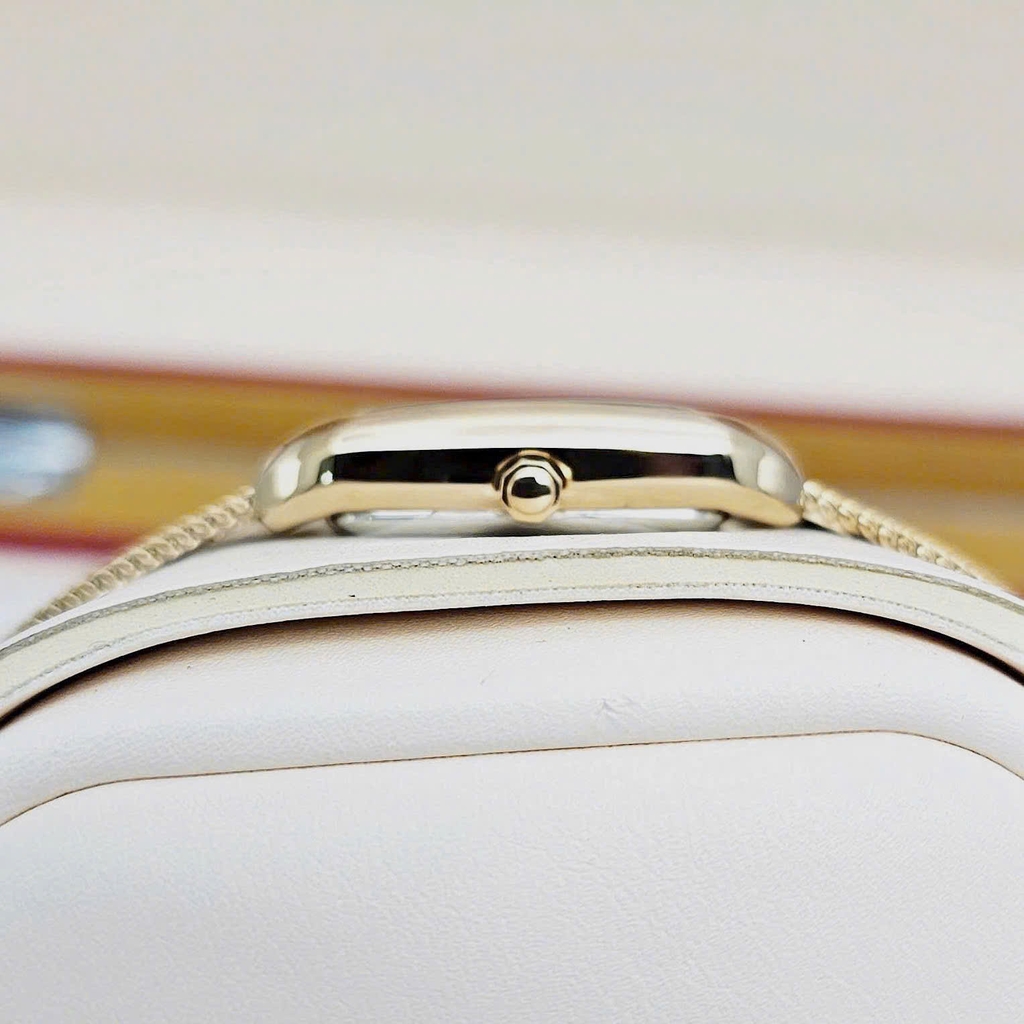 Đồng Hồ Nữ Citizen Quartz Eco-Drive EM0493-85P