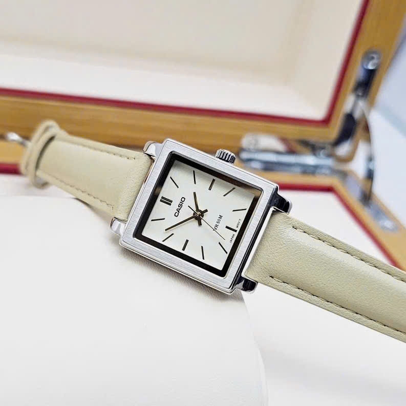 Đồng Hồ Nữ Casio Quartz LTP-E176L-5AVDF Dây Da Nude Mặt Trắng 
