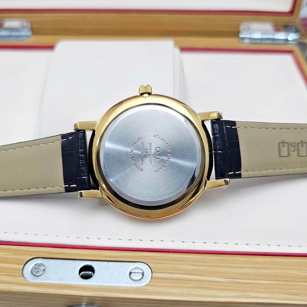 Đồng Hồ Nam Q&Q Quartz QZ06J102Y