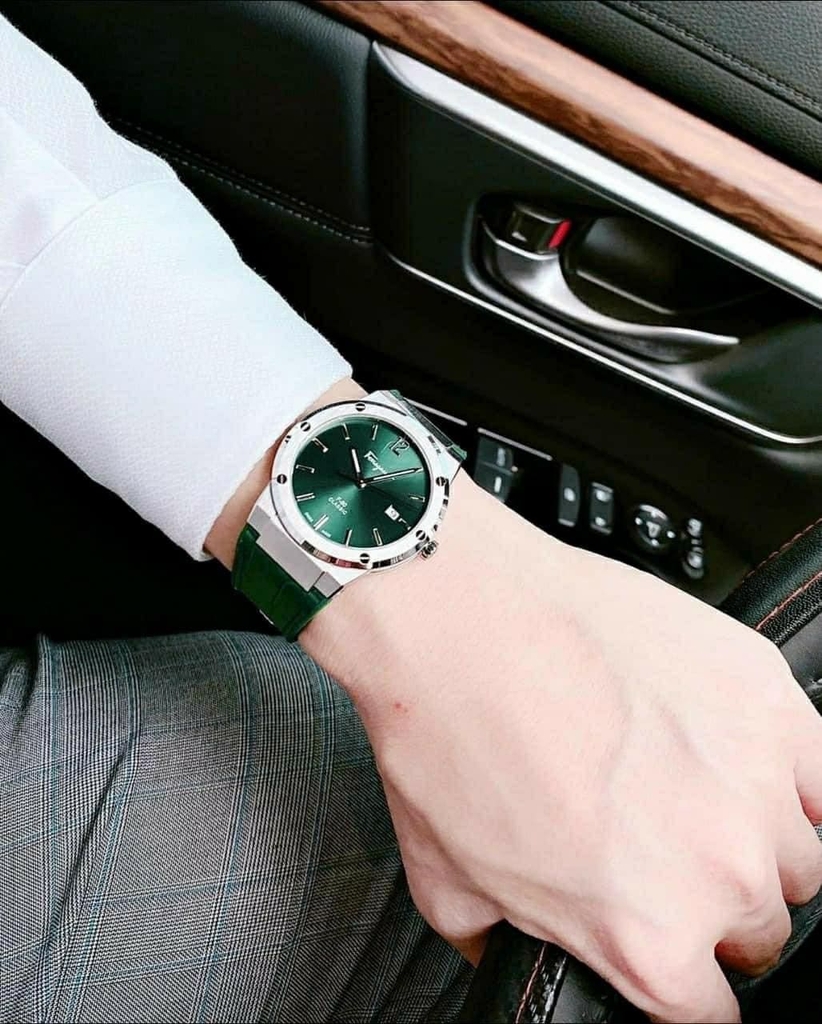 Đồng Hồ Nam Salvatore Ferragamo Quartz SFDT00119 Dây Da Vỏ Trắng Mặt Xanh Lá Sapphire