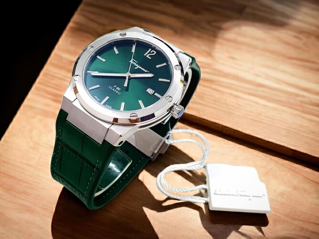 Đồng Hồ Nam Salvatore Ferragamo Quartz SFDT00119 Dây Da Vỏ Trắng Mặt Xanh Lá Sapphire